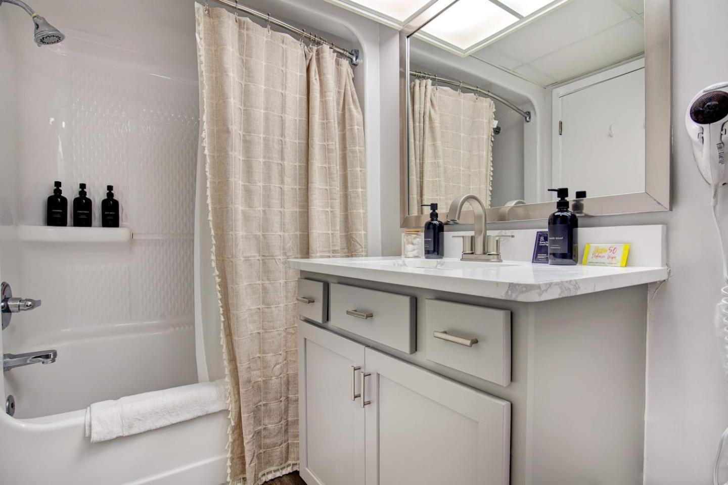 Oceanfront Escape Renovated Suite At Camelot Myrtle Beach Esterno foto